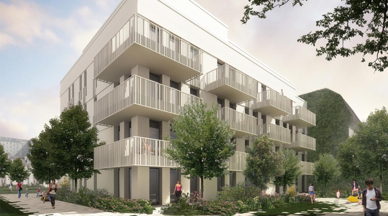 Moderne Wohnanlage mit heller Fassade, großen Fenstern und Balkonen, umgeben von Bäumen und gepflegten Grünflächen in urbaner Lage.